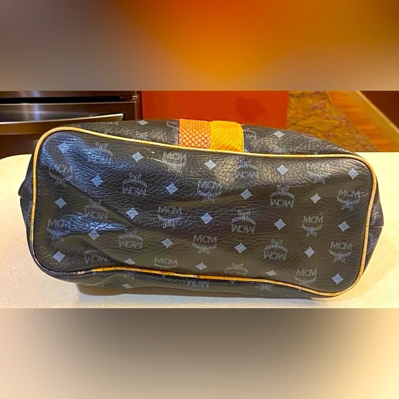 MCM Black/Gold Visetos Coated Canvas and Leather Princess Lion Tote, EUC - Picture 6 of 11